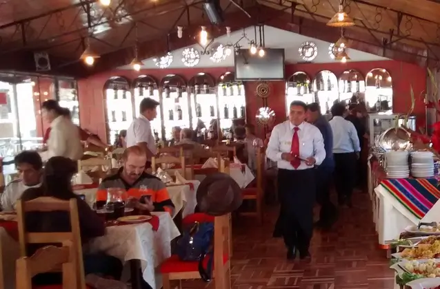 sacred valley of the incas tour urubamba lunch buffet